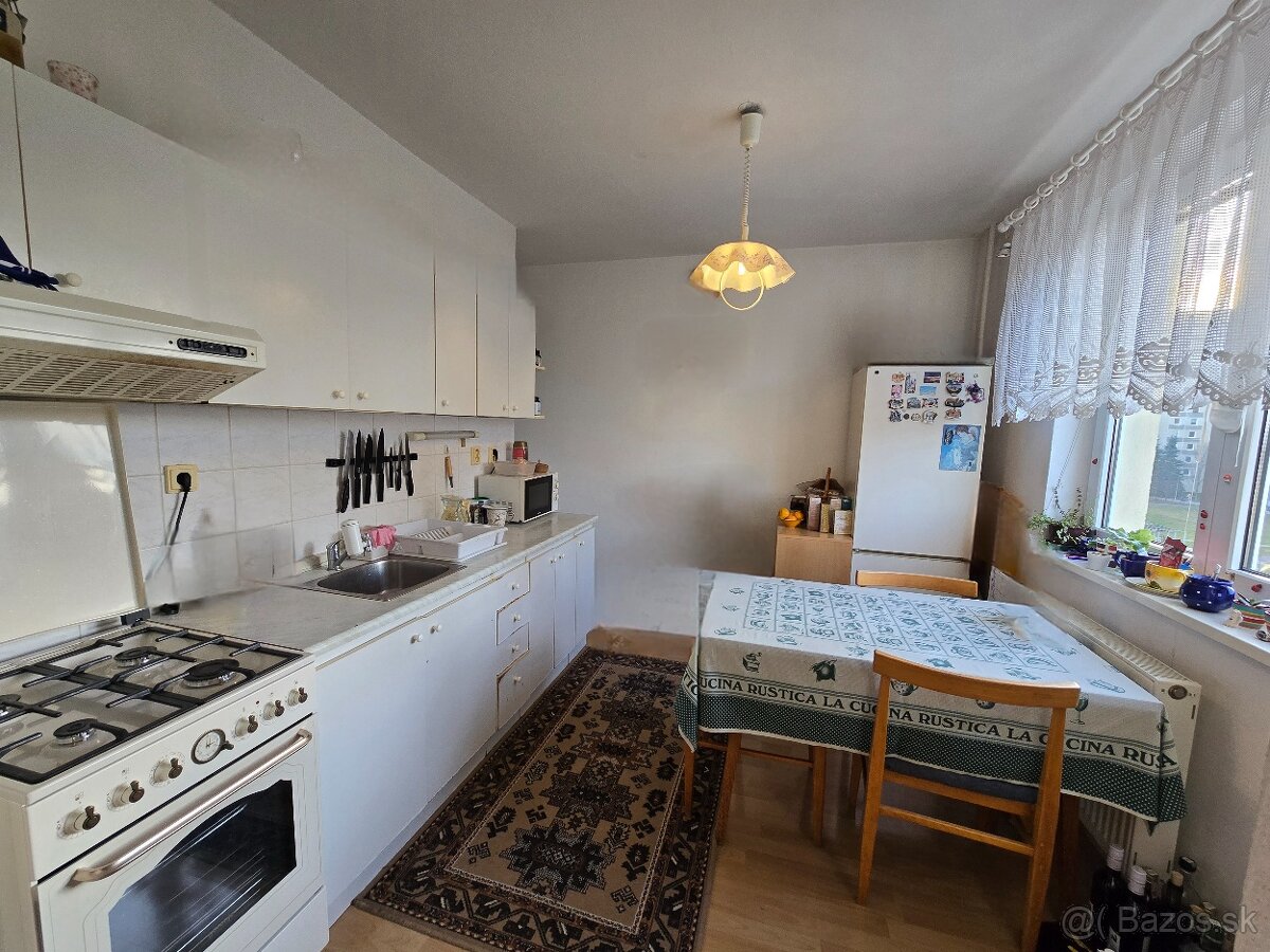 Predám 3 izbový byt v Poprade , ul. Novomeského - 6