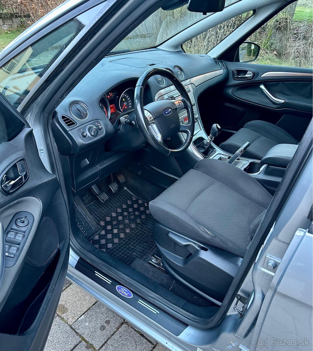 Predám FORD S-MAX 7 miestny - 6