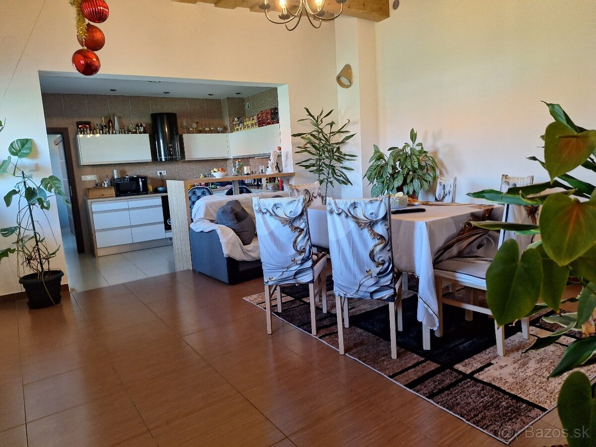 Exkluzívne ponúkame na predaj dva rodinné dom v Môťovej - 6