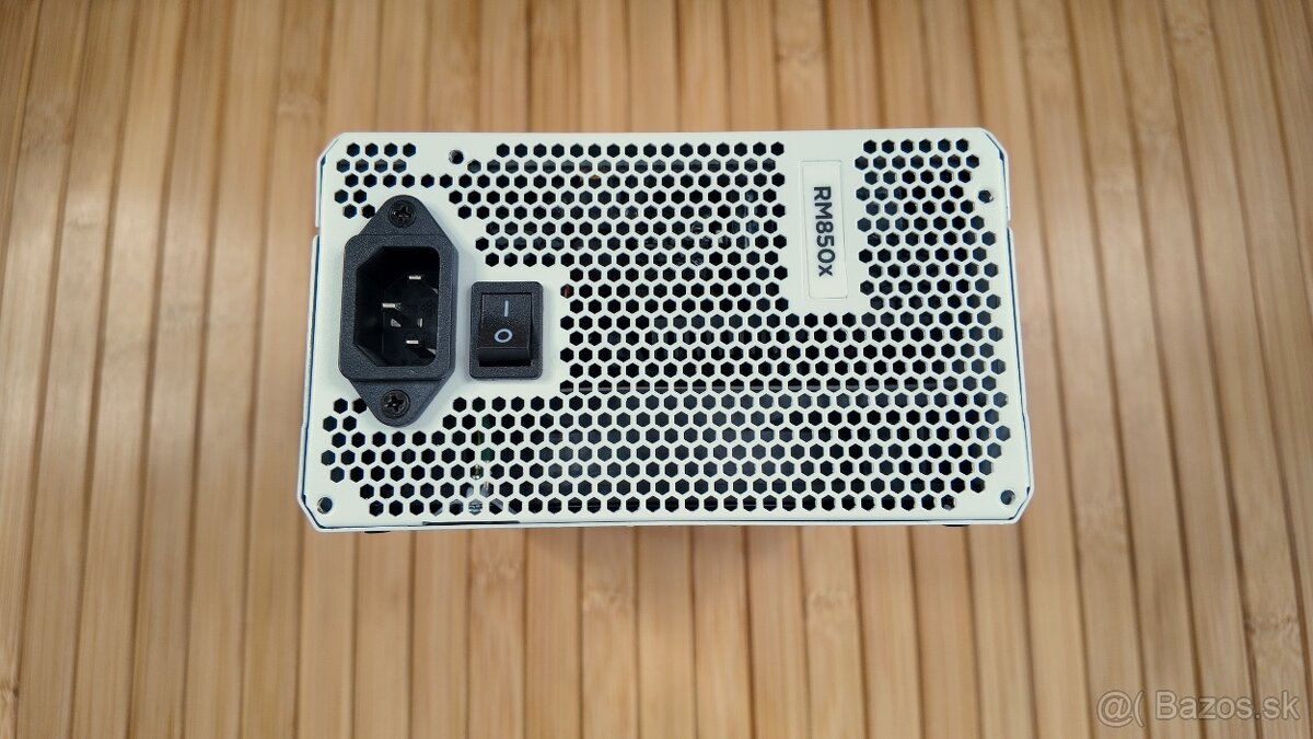 Predám Corsair RMx Series RM850x 850W CP-9020188-EU - 6