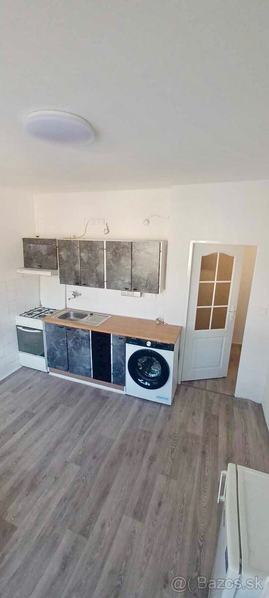1-izbovy byt centrum - 6