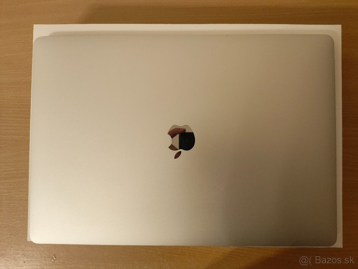 MacBook Pro 15 2017 | Core i7 • 16GB • SSD - 6