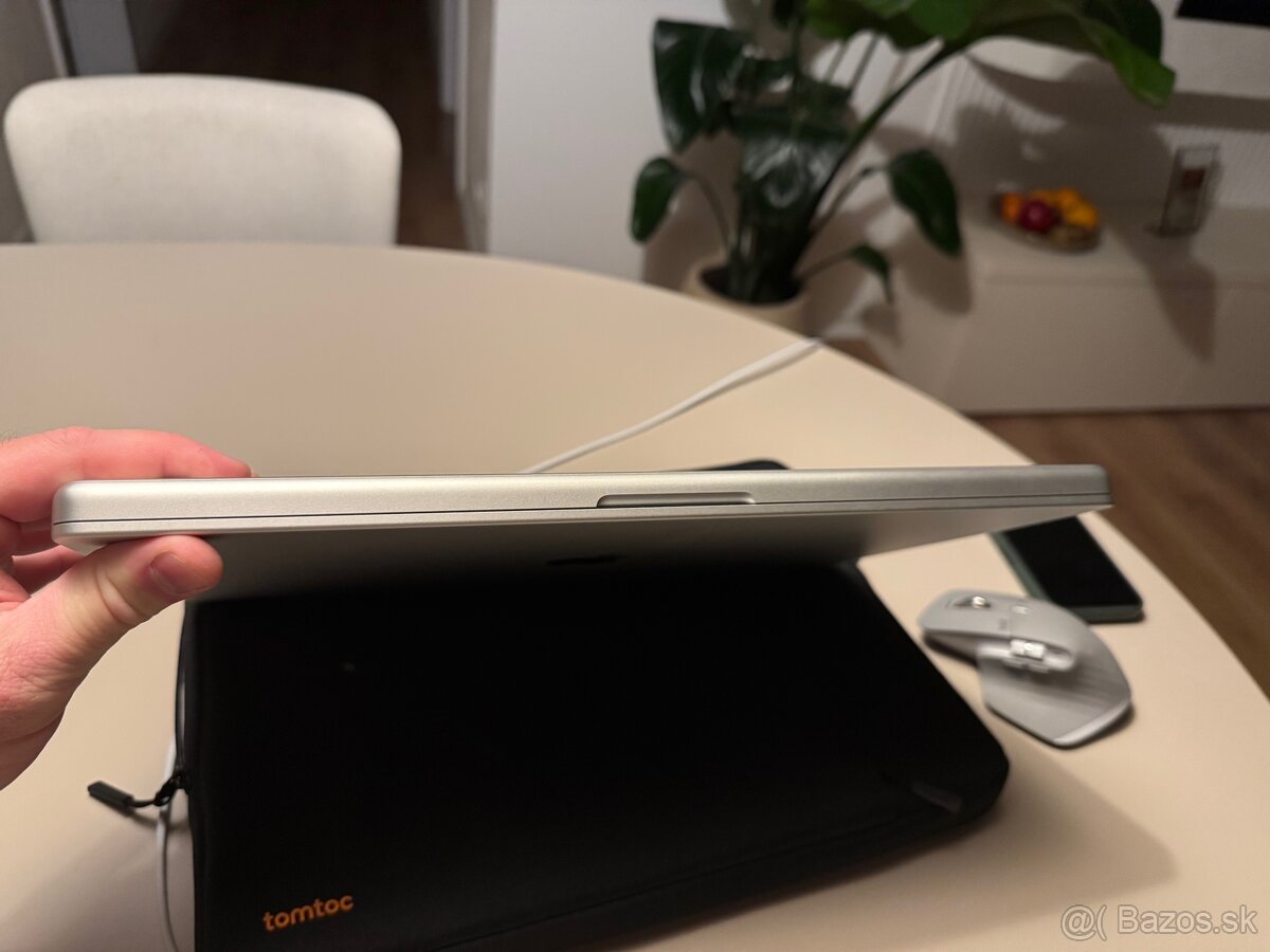  MacBook Pro 16” M1 Pro Silver (2021) - 6