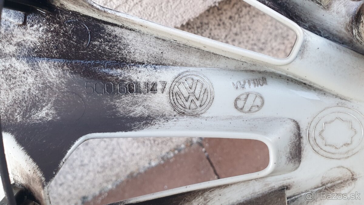 Originál VW puklice 15" - 5G0 601 147 - 6