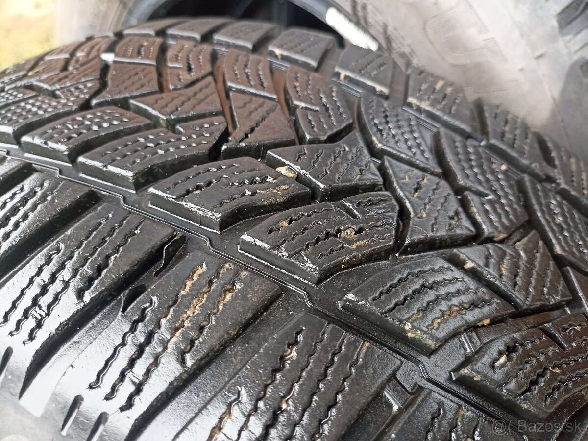 Zimné pneu Dunlop 215 60 R16 - 6