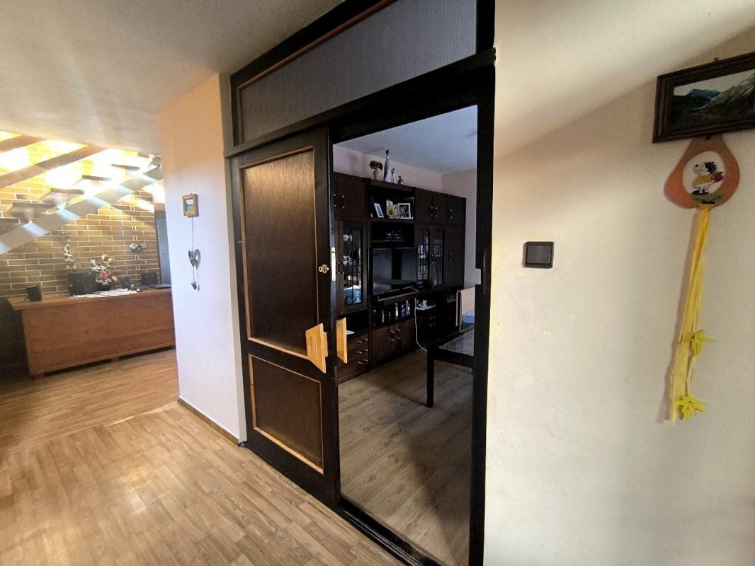 ZNOVU V PONUKE-PADNUTÁ REZERVÁCIA KRÁSNY ZAUJÍMAVO RIEŠENÝ - 6