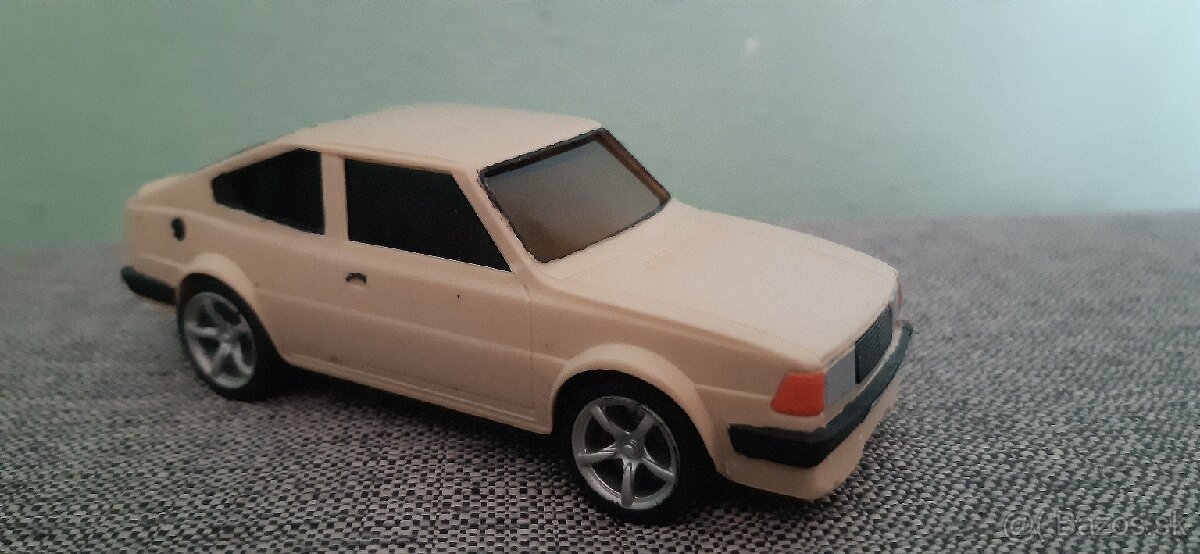 IGRA ŠKODA RAPID 130 1:43 - 6