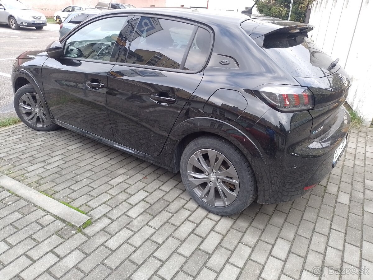 Peugeot 208-e Elektro - 6