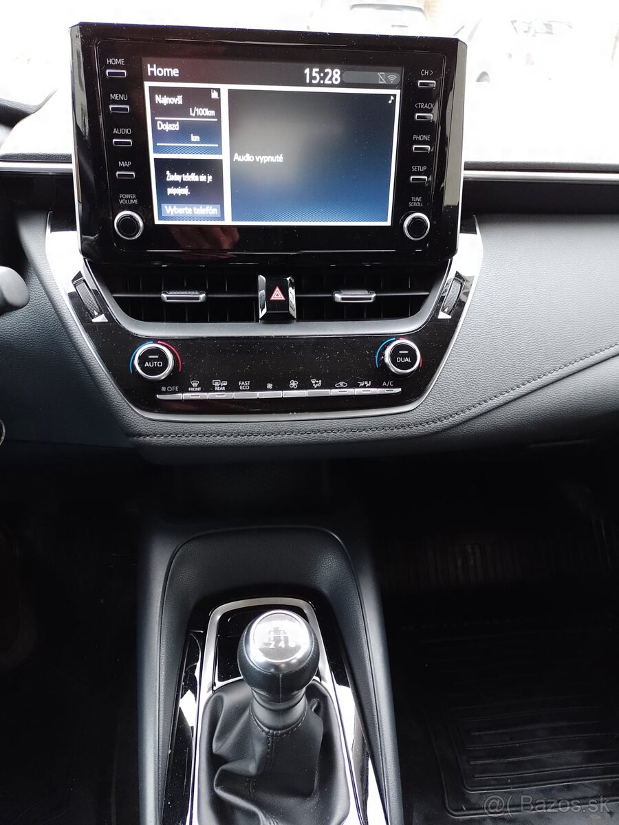 TOYOTA COROLLA 1.5 benzin 2022 naj.63tis.km ODPOCET DPH - 6