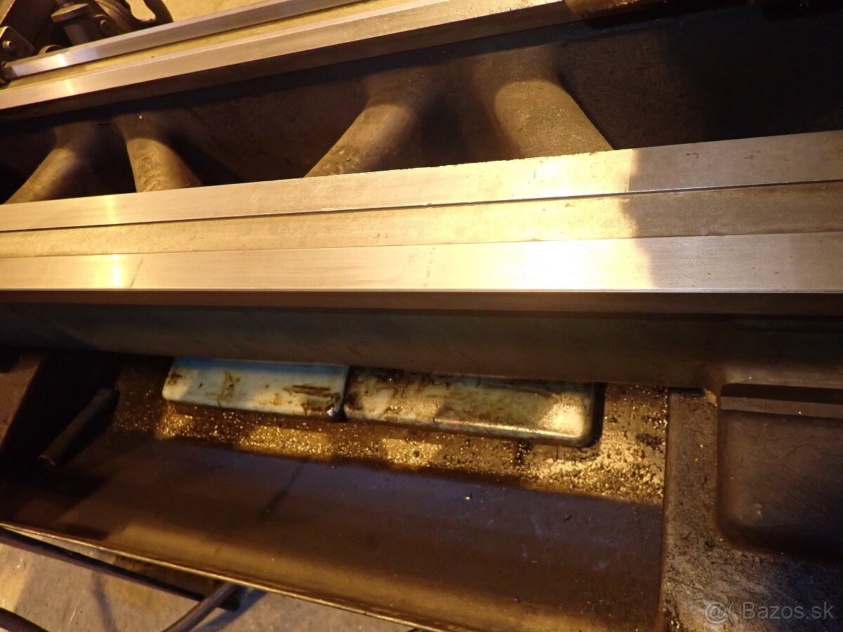 Soustruh hrotový SV 18 RD/1000 - 6