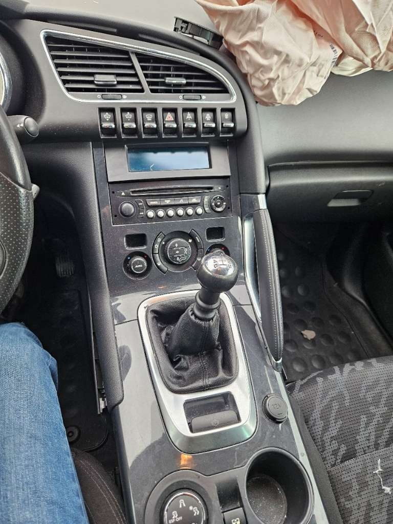 Peugeot 3008 1,6 e-HDI - 6