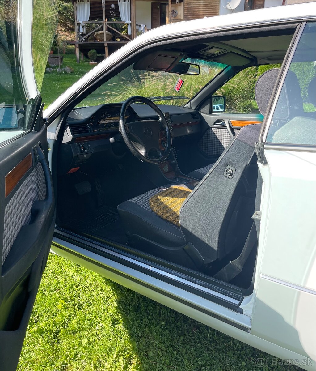 Mercedes-Benz C124 230 CE - 6