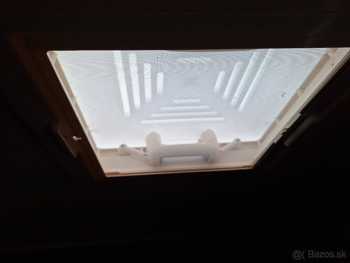 Predám karavan značky BEYERLAND - 6