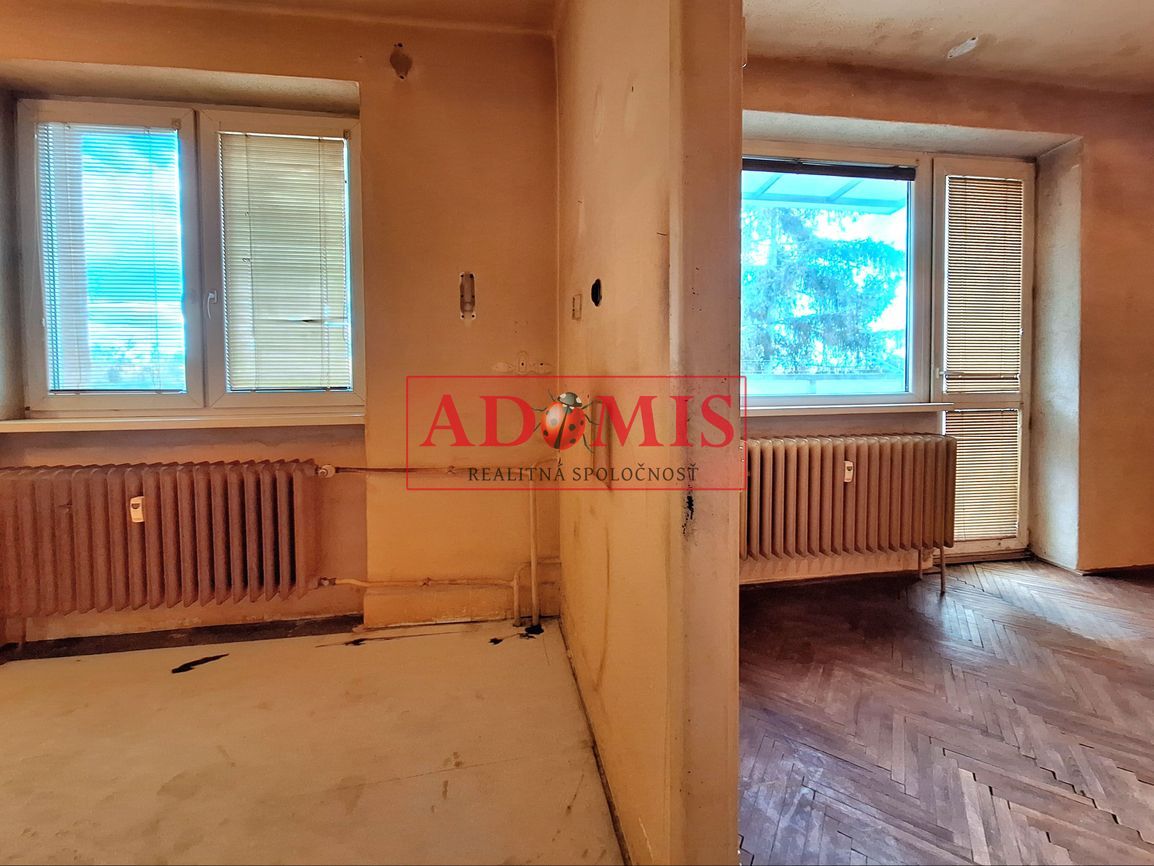 ADOMIS - predáme 2izbový tehlový byt 57m2, balkón, Podhradov - 6