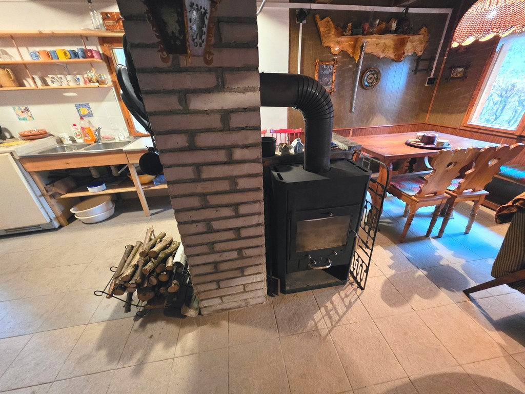 Predáme rekreačnú chatu, Varín - Pod Jedľovinou, R2 SK. - 6