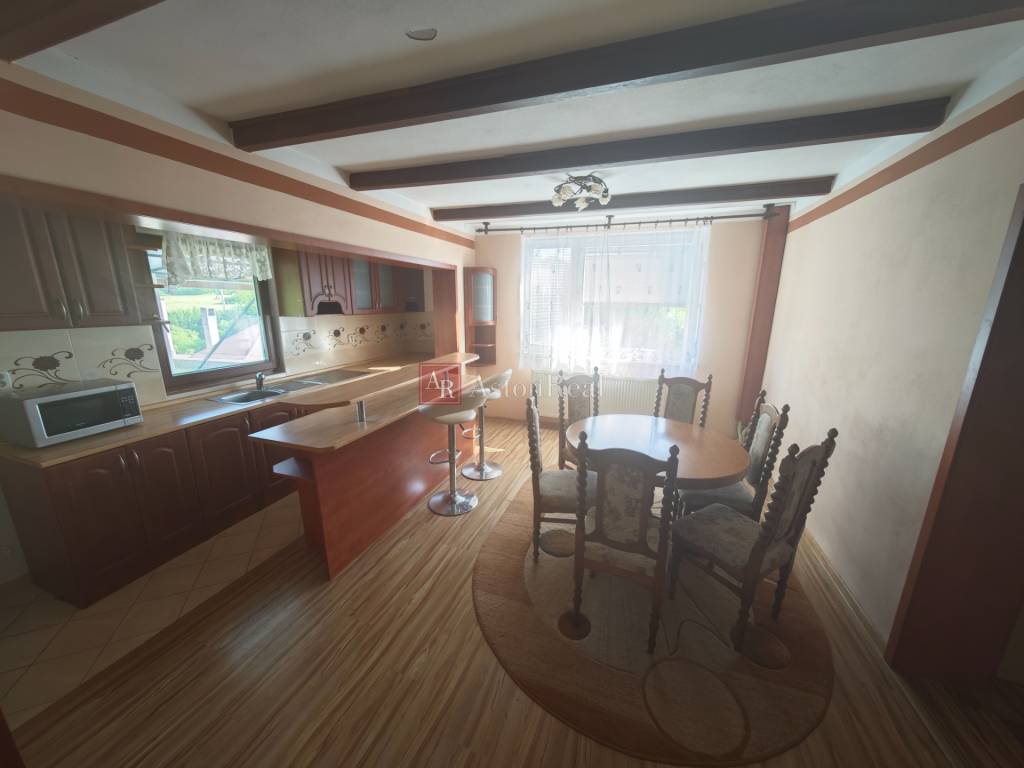 PREDAJ: DOM (CHALUPA) Sielnica, zastavaná plocha 400m2 vráta - 6