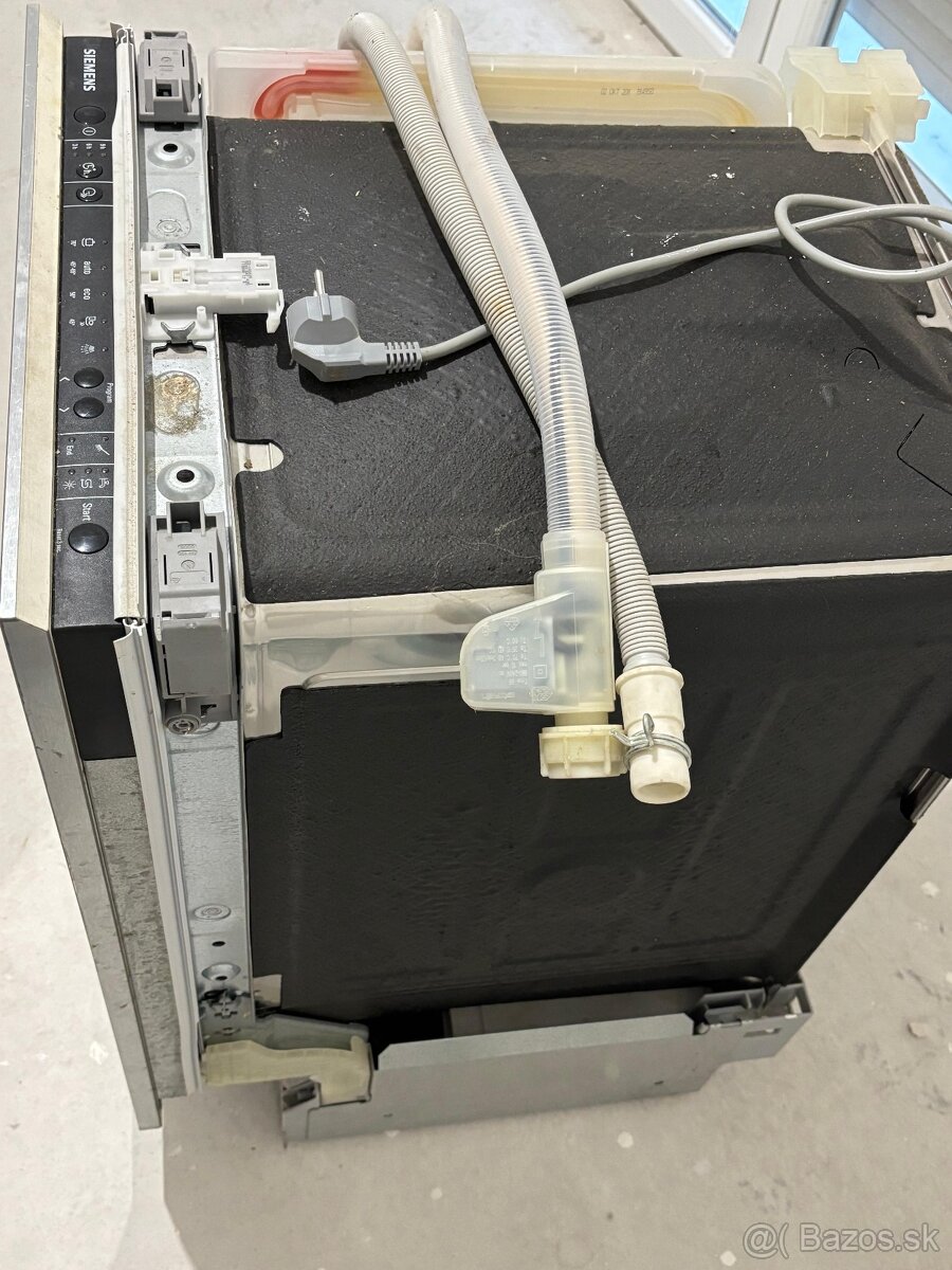 Umývačka riadu SIEMENS - 6