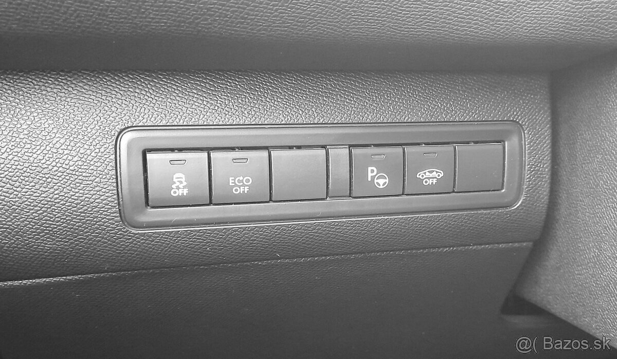 Peugeot 308, 139.000km, Plná výbava - 6