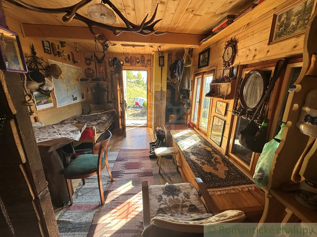 Drevenička na polosamote, obec Drábsko - 6