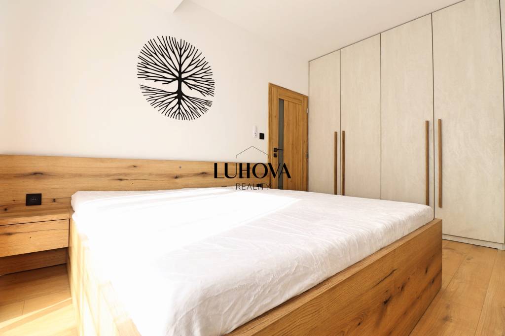 3- izbový byt s 20m2 terasou a 44m2 predzáhradkou - 6