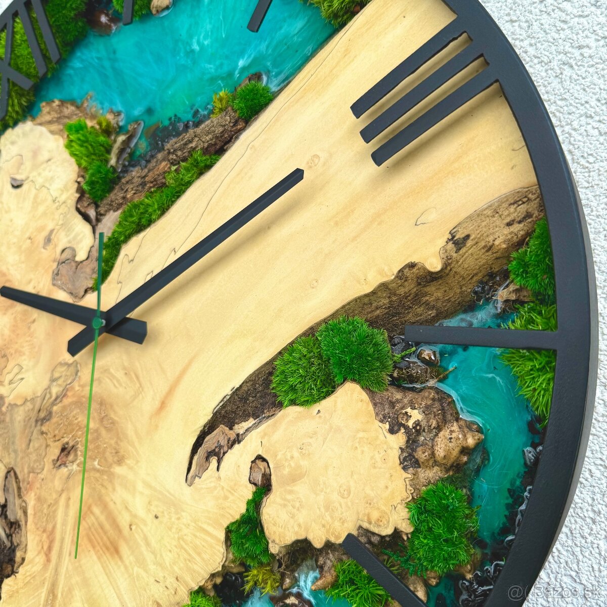 Machove hodiny s drevom a epoxidom priemer 50cm - 6