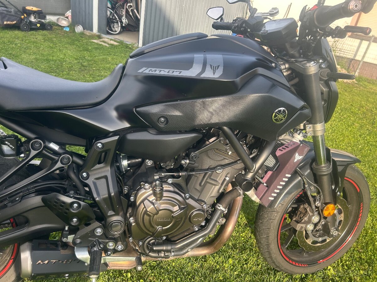 Yamaha MT 07 - 6