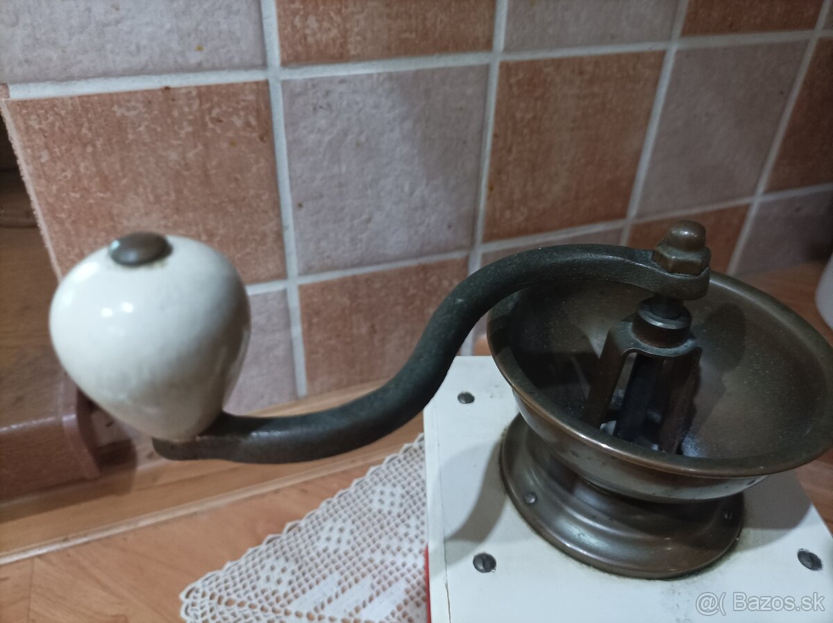 Drevený mlynček na kávu - 6