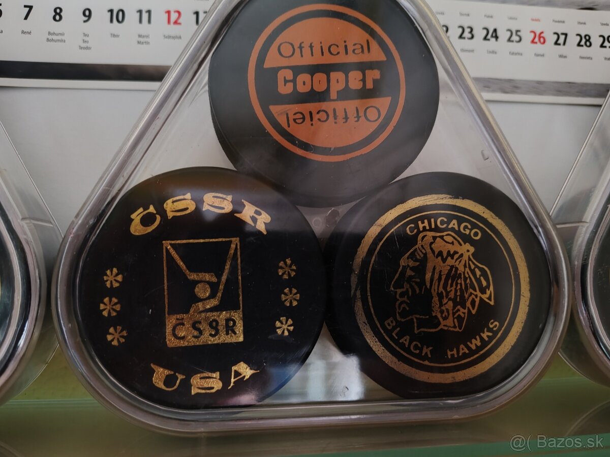 PREDÁM ZBIERKU HOKEJOVÝCH PUKOV - 6