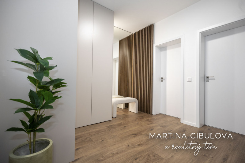 Na predaj 2 izbový štýlový zariadený byt v novostavbe v Bans - 6