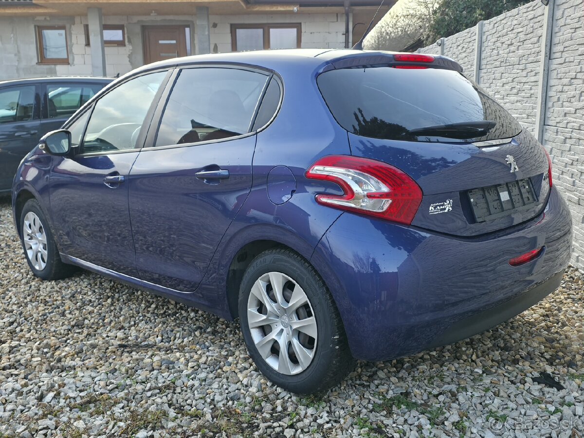 Peugeot 208 • 1.2 Benzín • 2014 • 180 Tisíc KM - 6