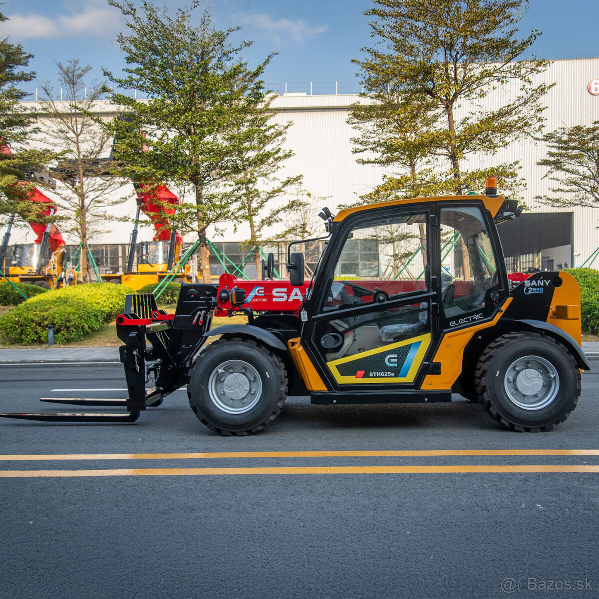 Predám telehendler - Teleskopický nakladač SANY - 6