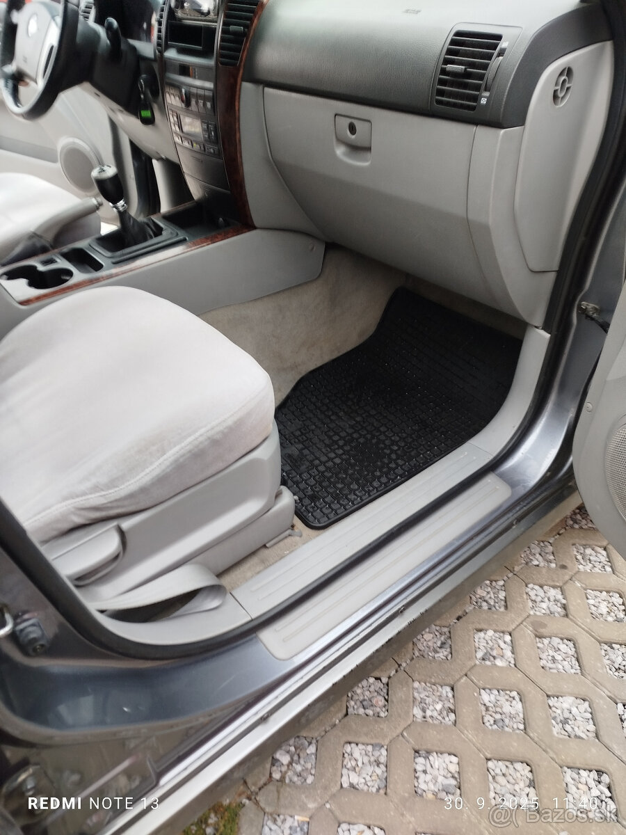 Predám KIA Sorento 2,5 diesel/manual - 6