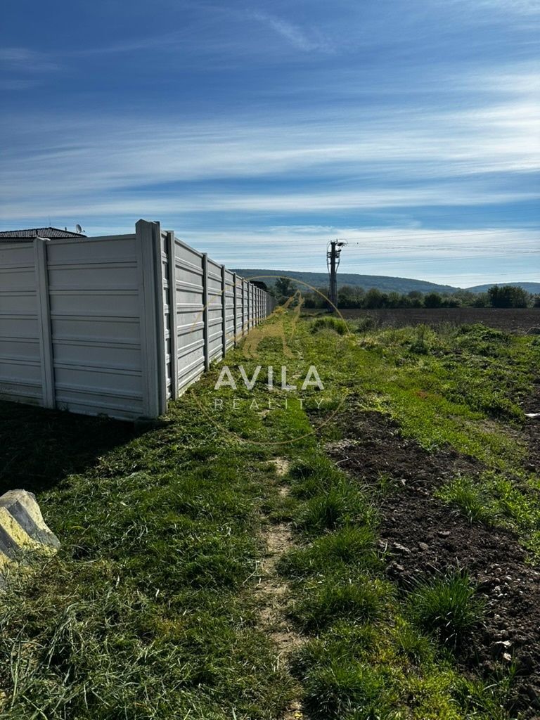 TOP NA PREDAJ: kompletný stavebný pozemok 730m2 - Madunice - 6