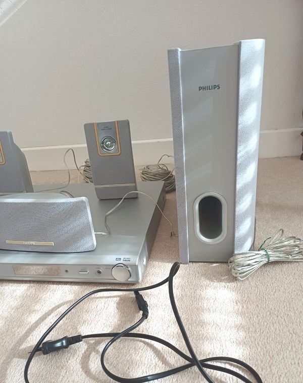 Domáce kino Philips HTR 5000 - 6