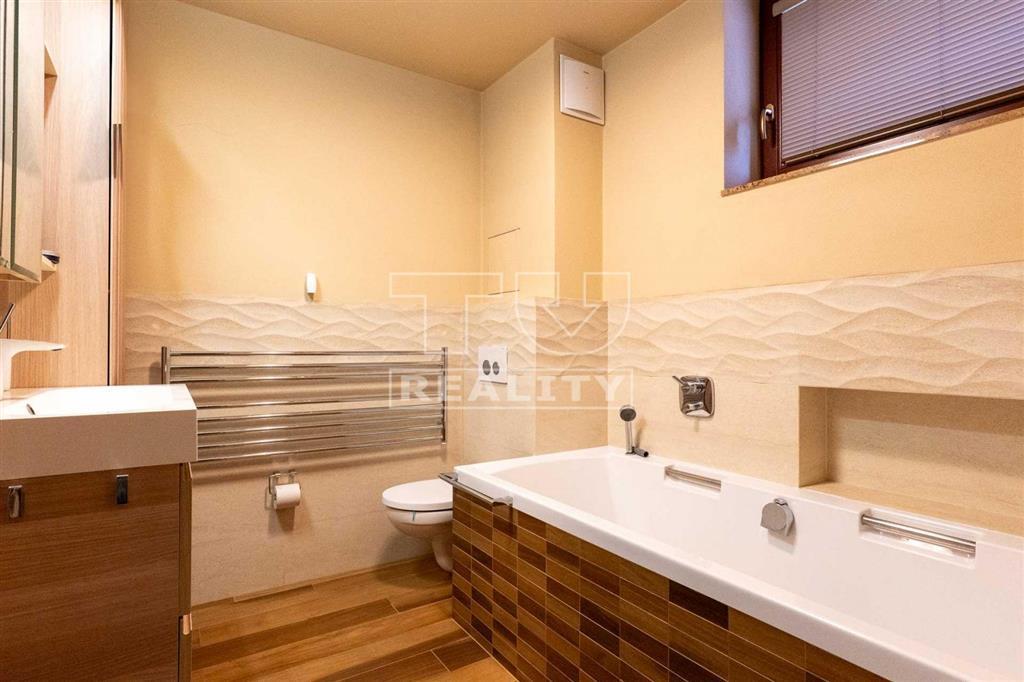 4 izbový byt v centre mesta Brezno, 120m2 + 30m2 terasy,... - 6