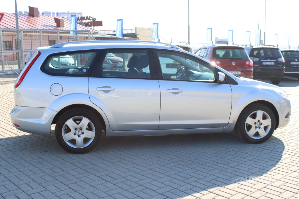 Ford Focus Combi 2,0 i + LPG 107 kW - 6