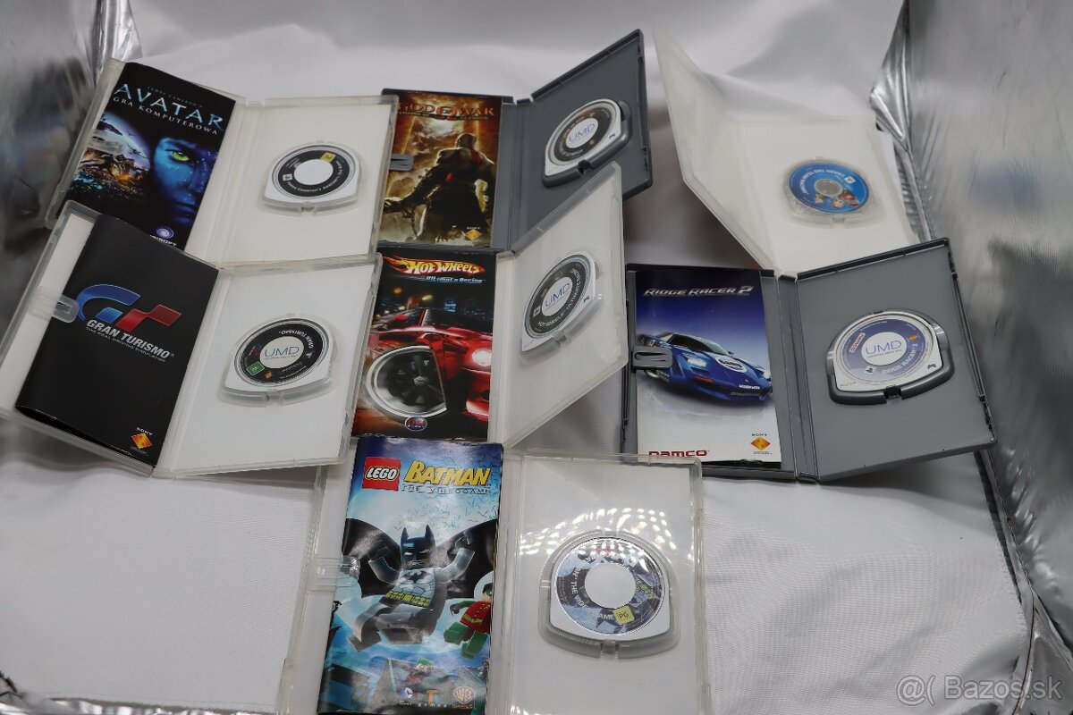 PSP E1004 Street + 4GB karta + 7 hier + krabica - 6