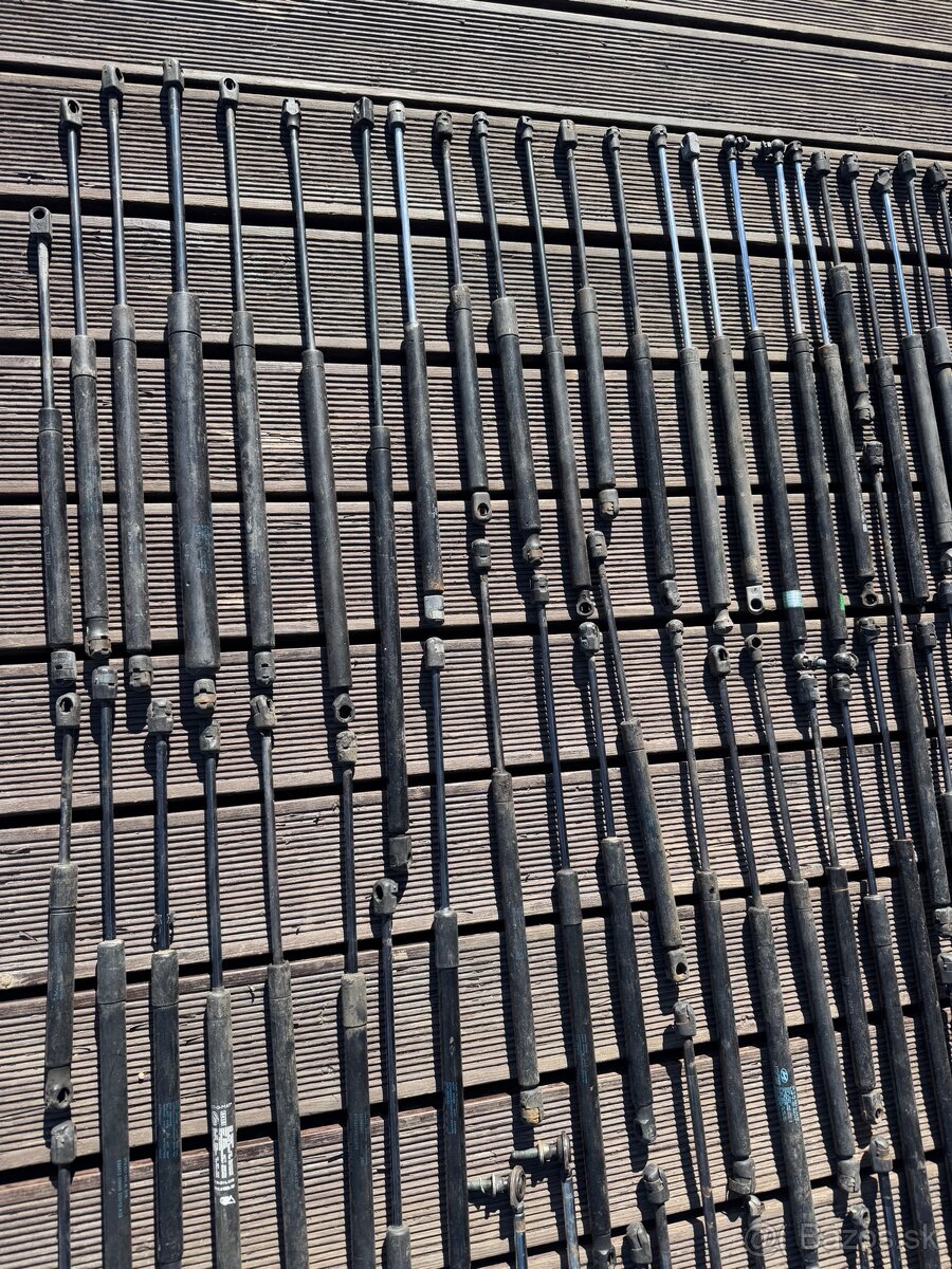 Podpery , vzpery kufra - 6