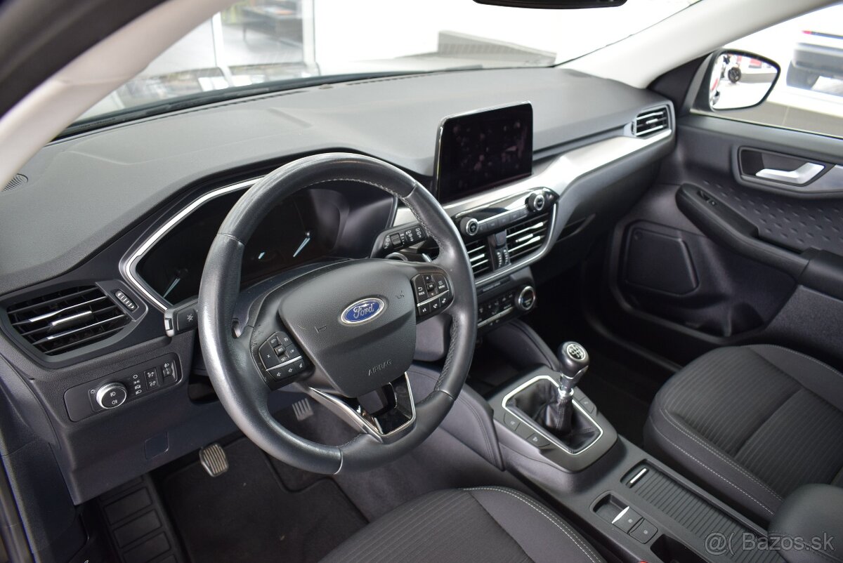 Ford Kuga 1,5 i 110 kW,Navi,najeto pouze71tkm,DPH - 6