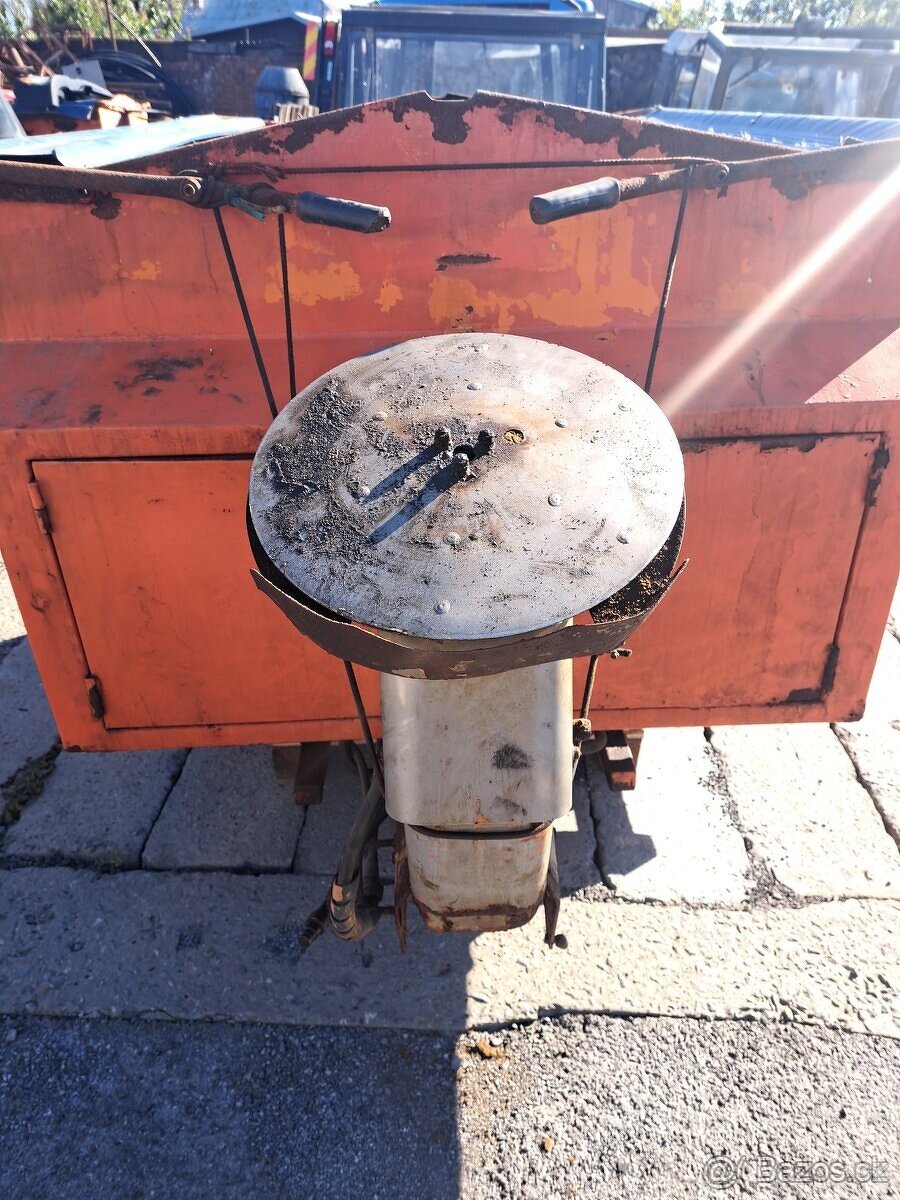 Posypová nástavba Sypač Simed Svs 1.0E - 6