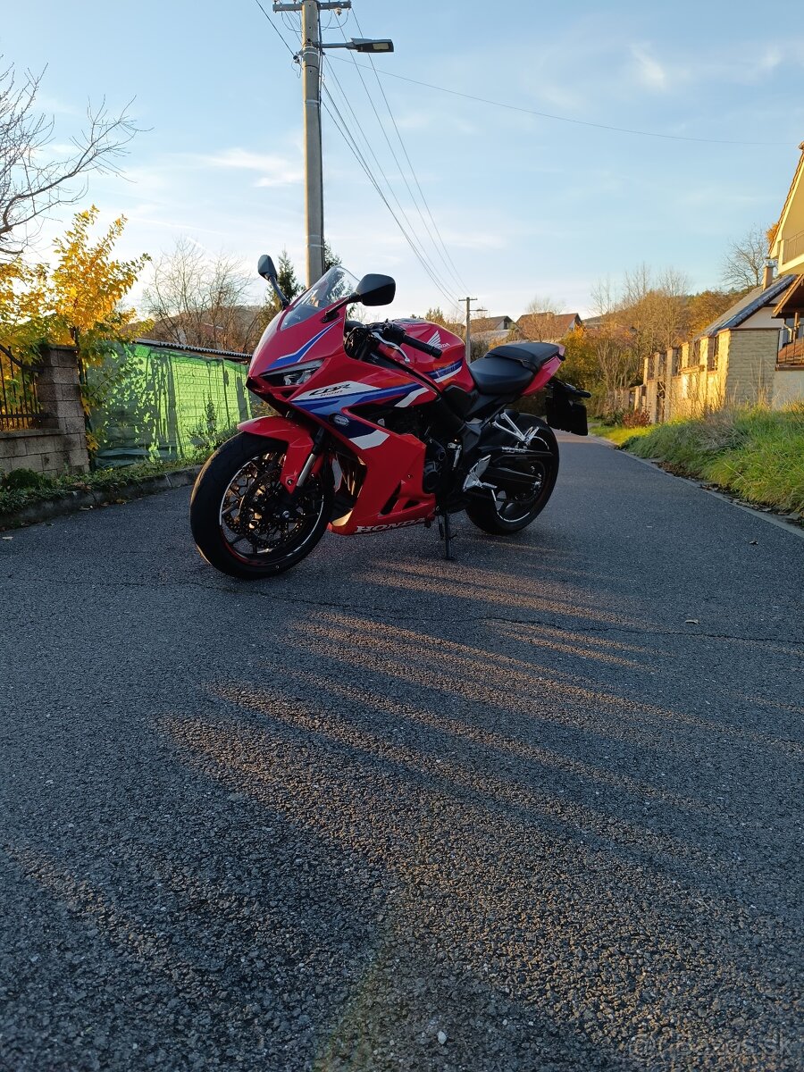 Honda CBR 650r - 6