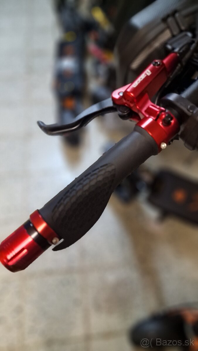 Upravená Kukirin G2 MASTER 6. elektrická kolobežka - 6