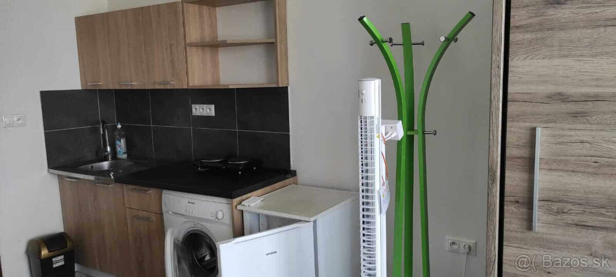 Prenájom garsónky na námestí v Poprade - 6