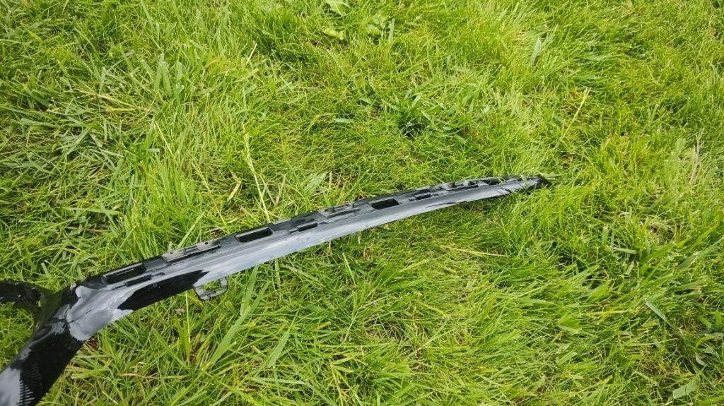 Mercedes C class W206 2021 - maska logo znak AMG - 6