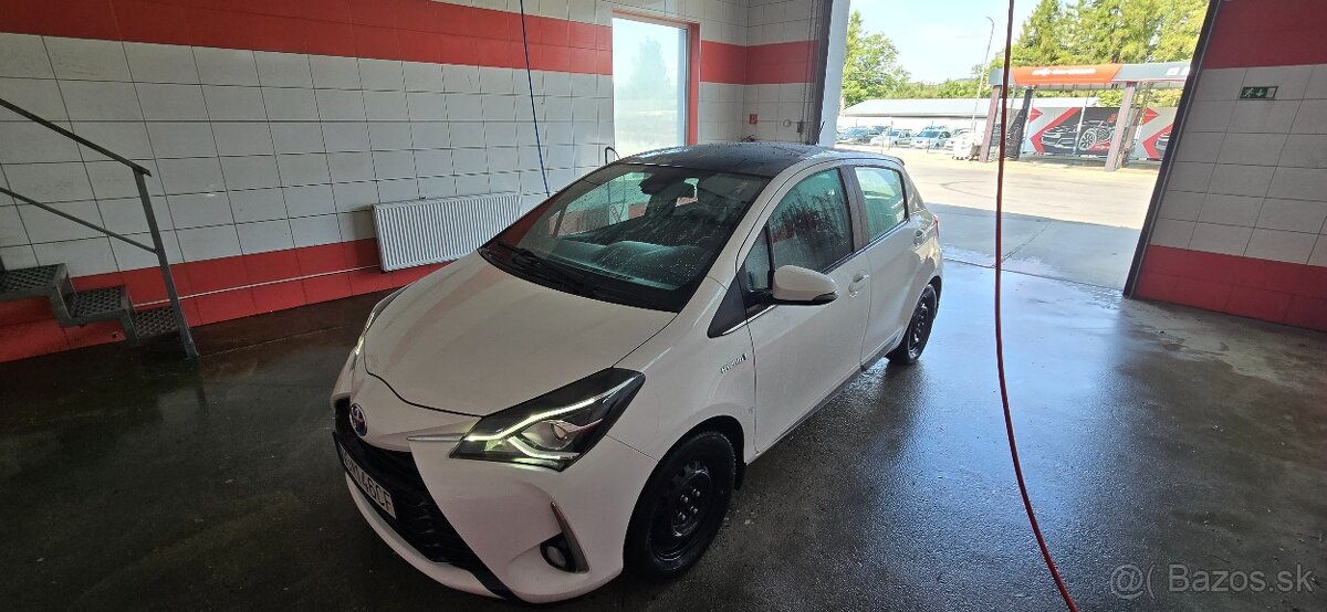 Toyota Yaris Hybrid 1.5 - 6