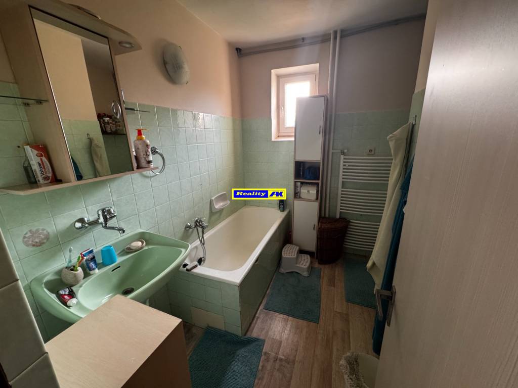 Rodinný dom na predaj Valča - 6