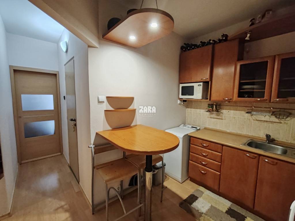 Sečovce - ul. SNP, 3. izb. byt, 48 m2 + loggia, po rekonš. - 6