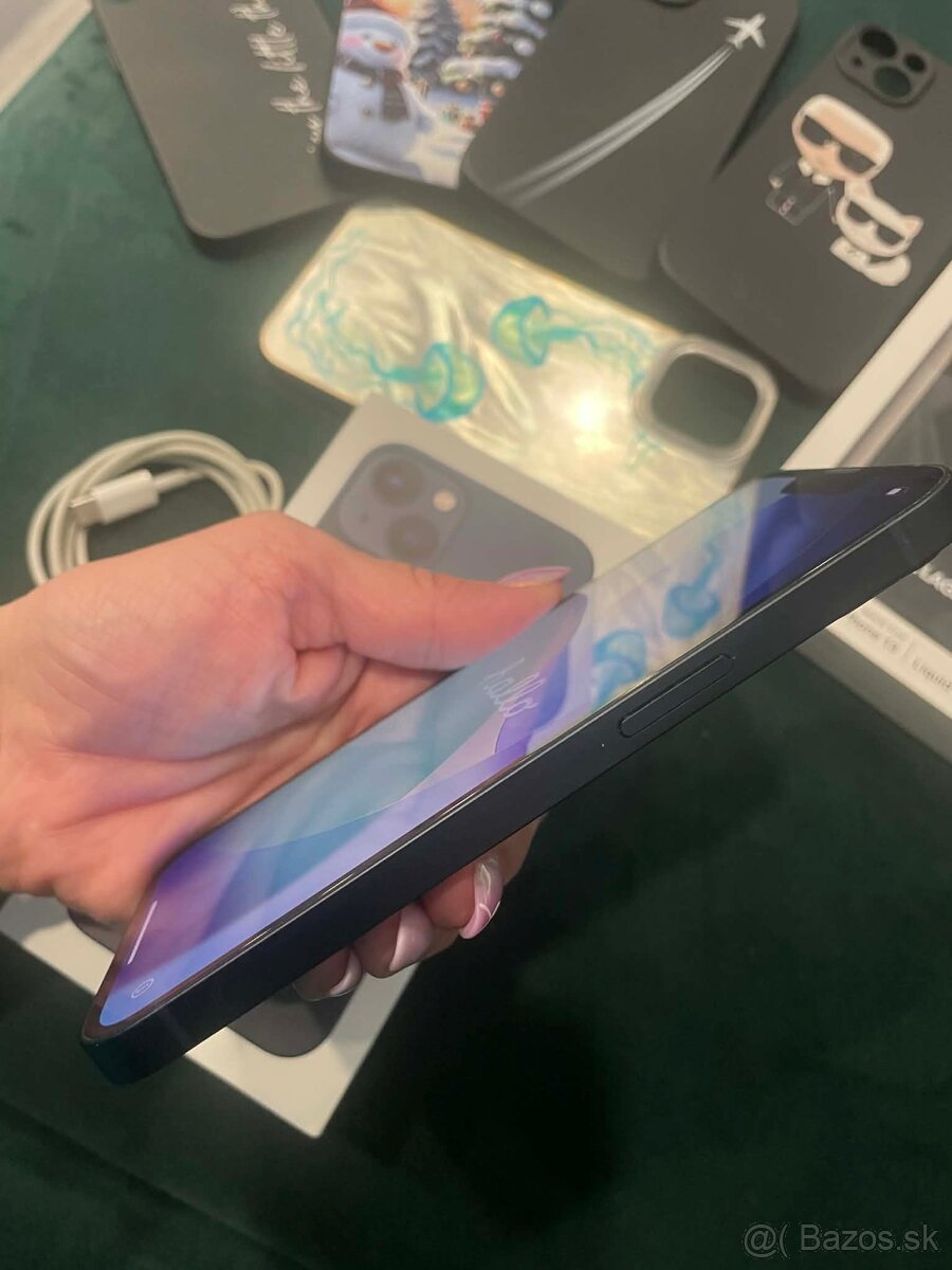 iPhone 13- 128 GB - 6