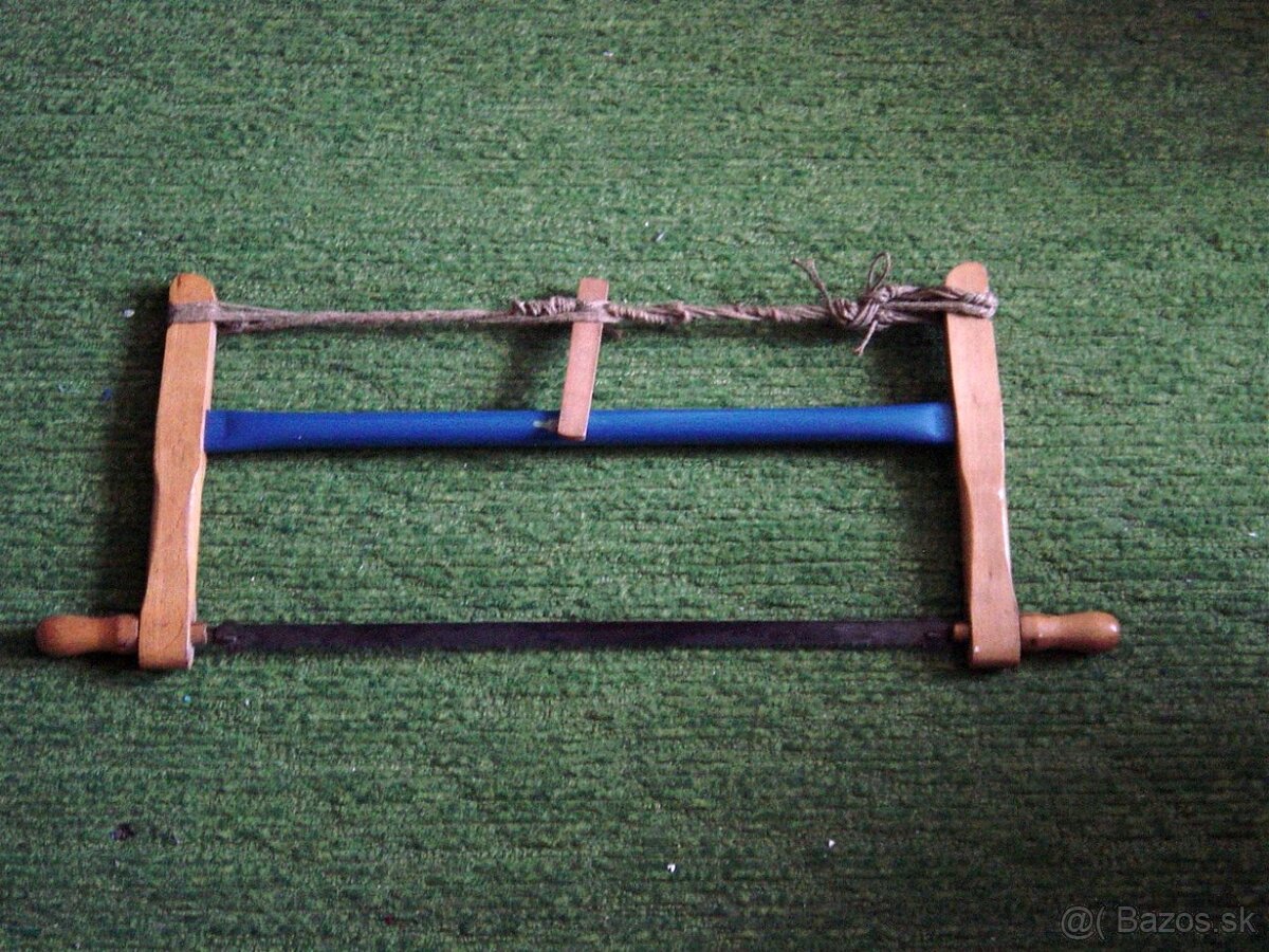 starozitna kuchynská váha a hudobný nástroj - 6