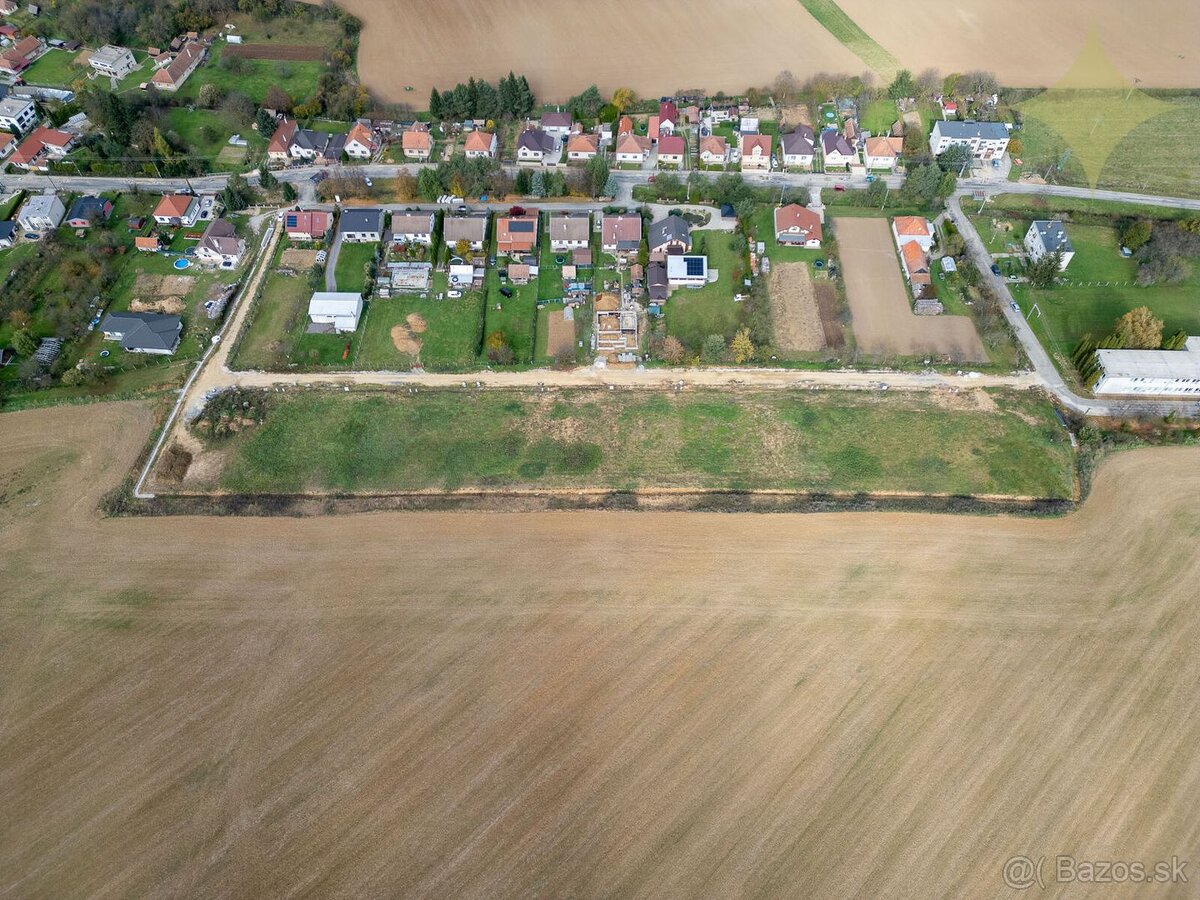 Exkluzívne na predaj nové stavebné pozemky s IS o veľkosti 8 - 6